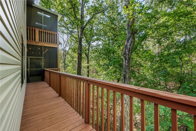1302 NE Fairwinds Drive, Bentonville, AR 72712