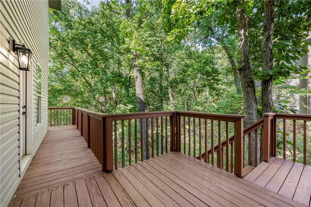 1302 NE Fairwinds Drive, Bentonville, AR 72712