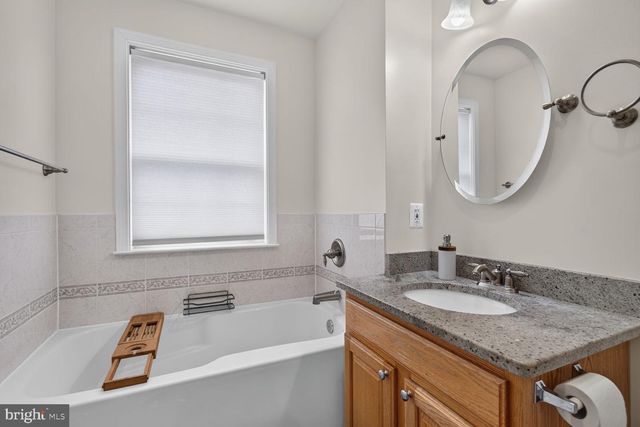 112 56TH PL SE, Washington, DC 20019