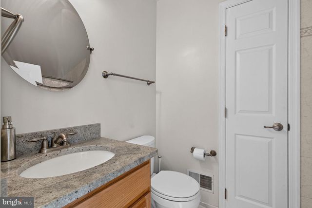 112 56TH PL SE, Washington, DC 20019