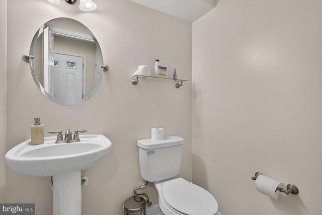 112 56TH PL SE, Washington, DC 20019