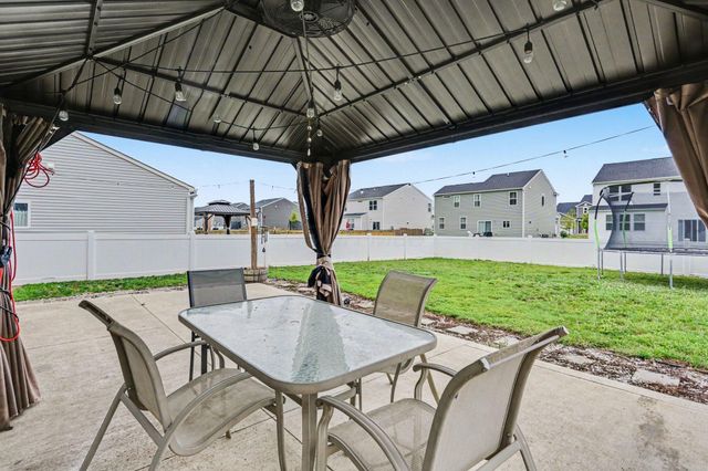 242 Dowler Drive, South Bloomfield, OH 43103