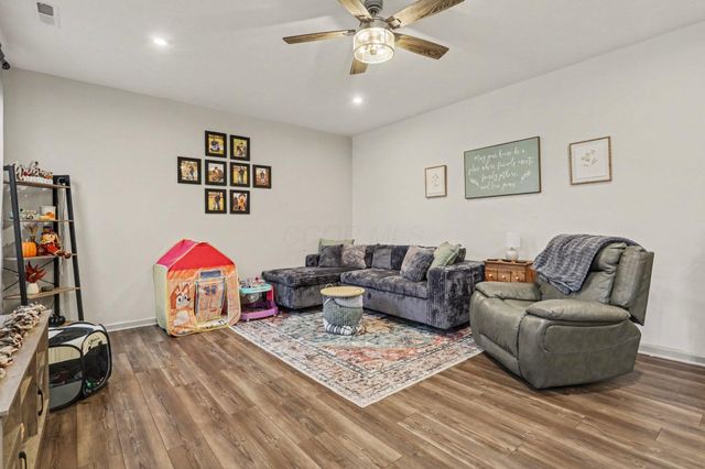 242 Dowler Drive, South Bloomfield, OH 43103