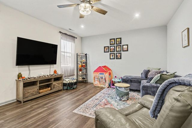 242 Dowler Drive, South Bloomfield, OH 43103