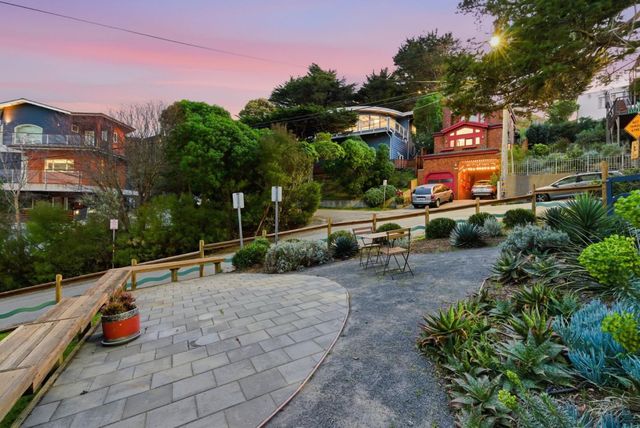 123 Kent Road, Pacifica, CA 94044