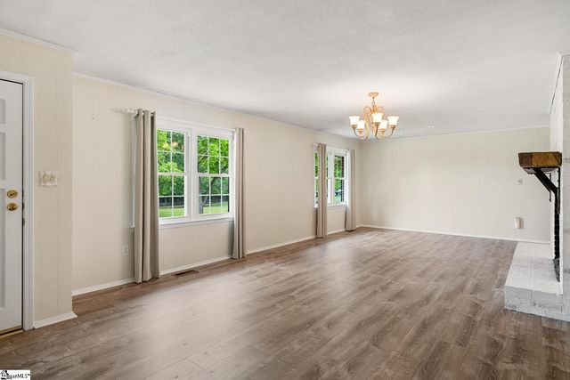 915 Cricket Lane, Anderson, SC 29621