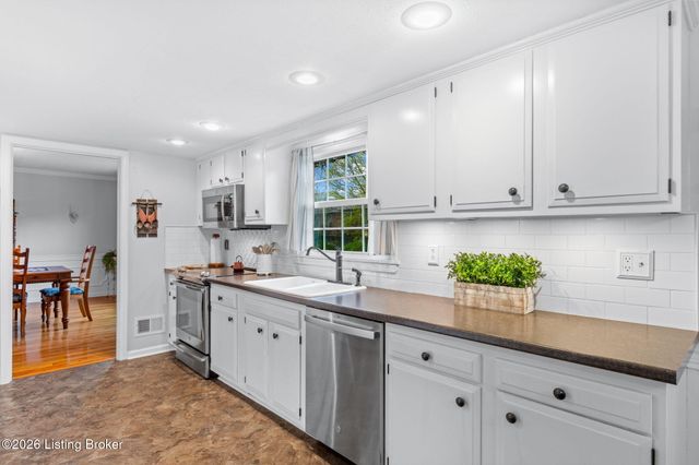 3202 Dunlova Ct, Louisville, KY 40241