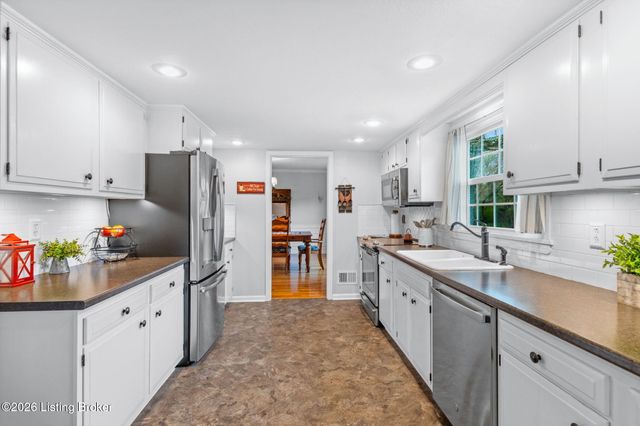 3202 Dunlova Ct, Louisville, KY 40241