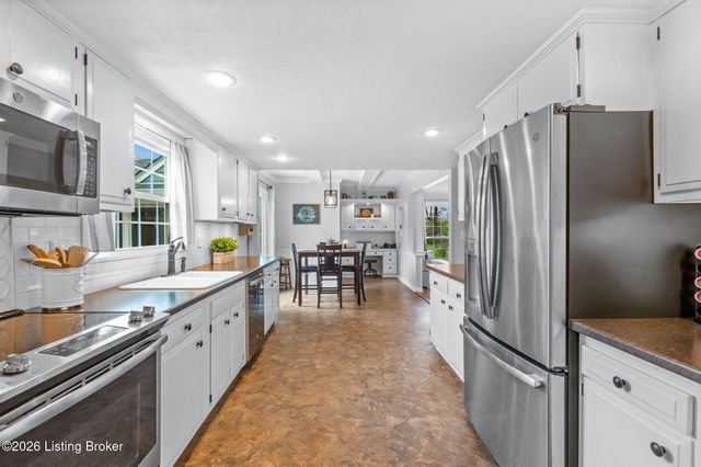 3202 Dunlova Ct, Louisville, KY 40241