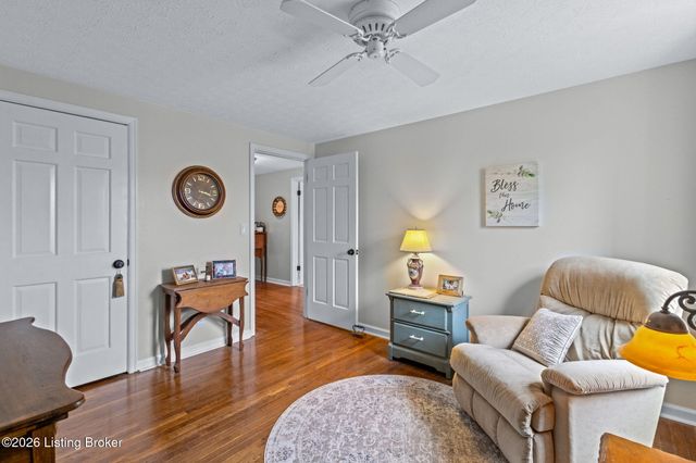 3202 Dunlova Ct, Louisville, KY 40241