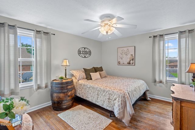 3202 Dunlova Ct, Louisville, KY 40241