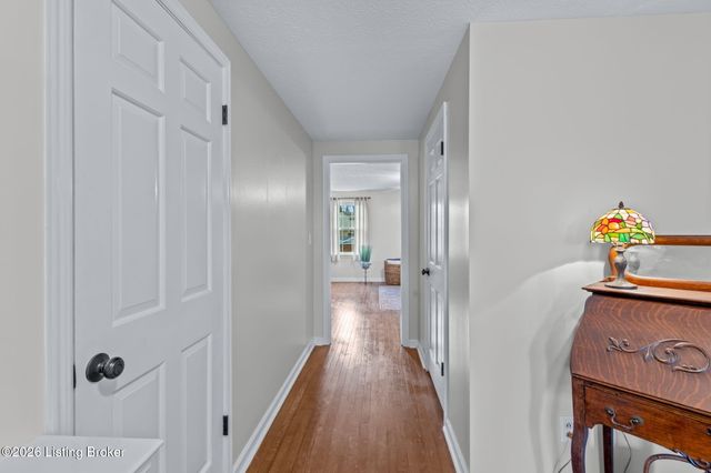 3202 Dunlova Ct, Louisville, KY 40241