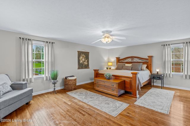 3202 Dunlova Ct, Louisville, KY 40241