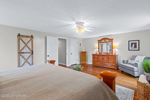 3202 Dunlova Ct, Louisville, KY 40241