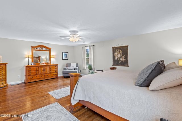 3202 Dunlova Ct, Louisville, KY 40241