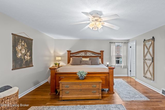 3202 Dunlova Ct, Louisville, KY 40241