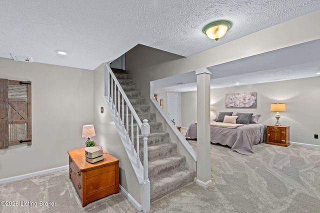 3202 Dunlova Ct, Louisville, KY 40241