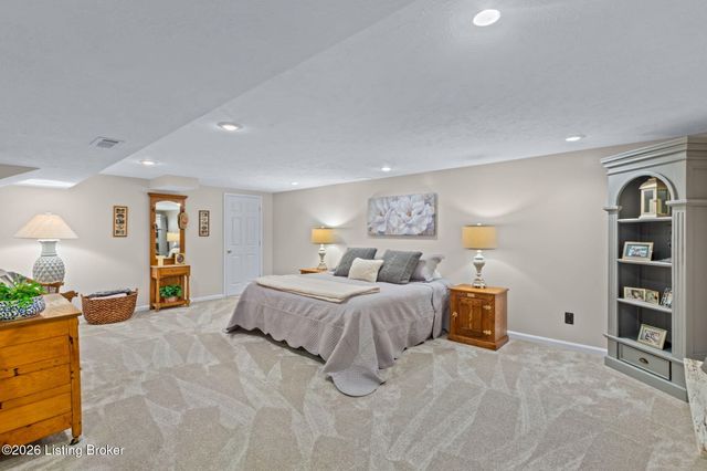 3202 Dunlova Ct, Louisville, KY 40241