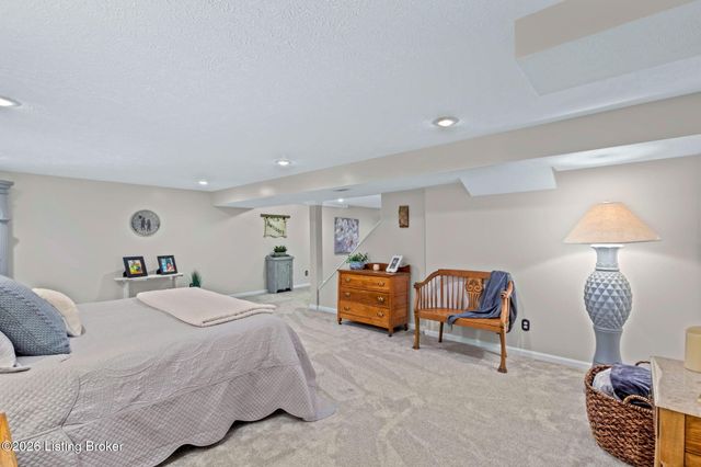 3202 Dunlova Ct, Louisville, KY 40241