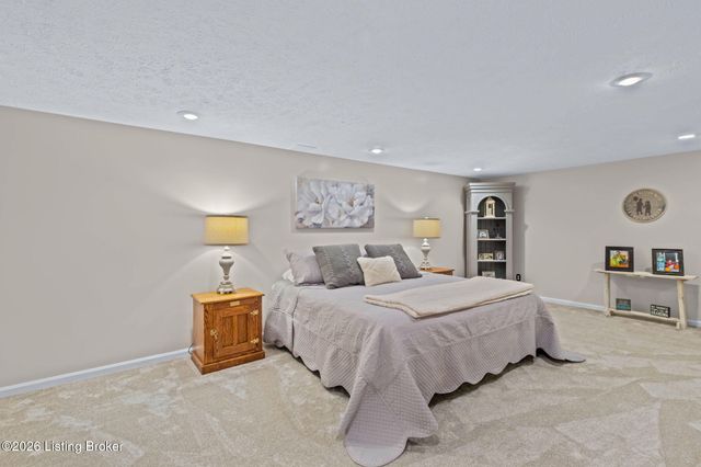 3202 Dunlova Ct, Louisville, KY 40241