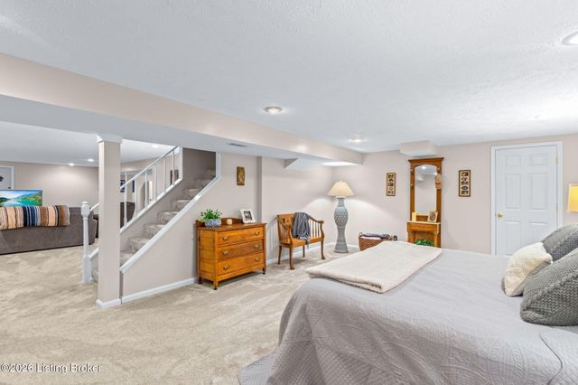 3202 Dunlova Ct, Louisville, KY 40241