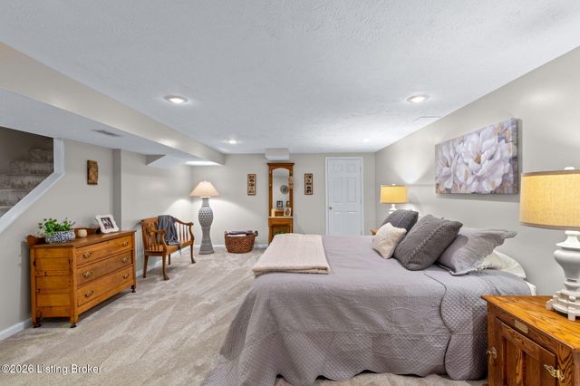 3202 Dunlova Ct, Louisville, KY 40241