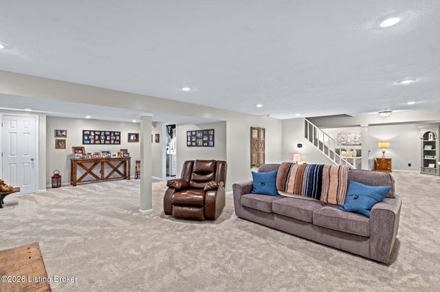 3202 Dunlova Ct, Louisville, KY 40241