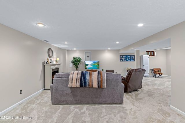 3202 Dunlova Ct, Louisville, KY 40241