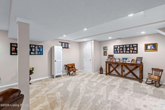 3202 Dunlova Ct, Louisville, KY 40241