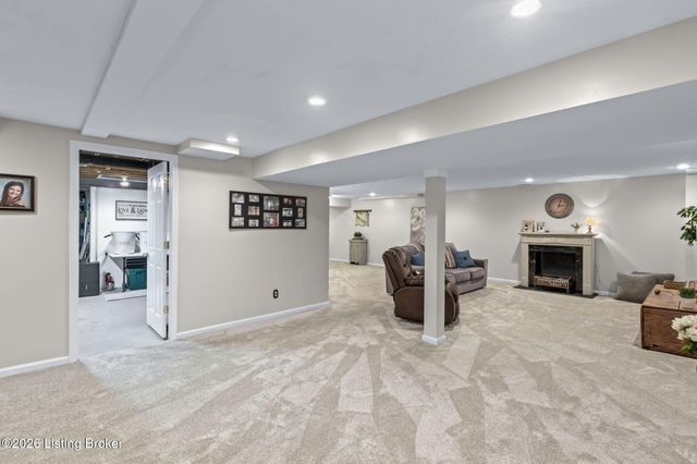 3202 Dunlova Ct, Louisville, KY 40241