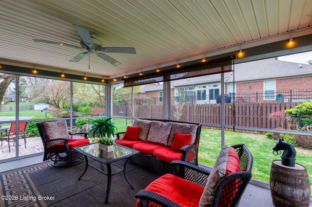 3202 Dunlova Ct, Louisville, KY 40241