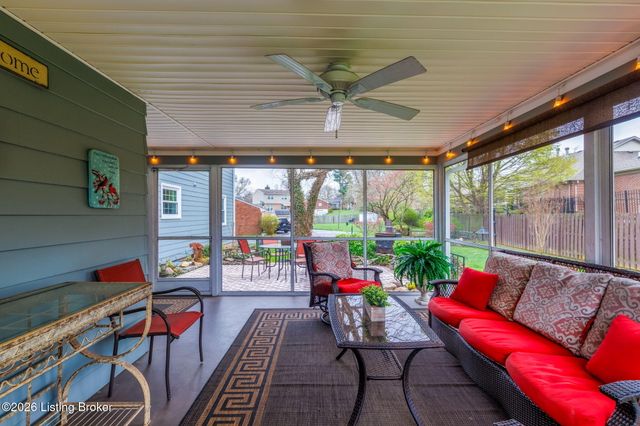 3202 Dunlova Ct, Louisville, KY 40241