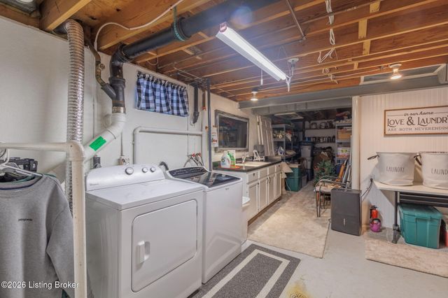 3202 Dunlova Ct, Louisville, KY 40241