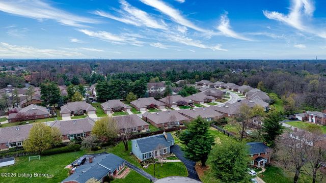 3202 Dunlova Ct, Louisville, KY 40241