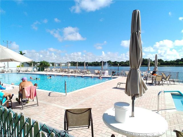 4681 Lakeside Club BLVD 11, Fort Myers, FL 33905