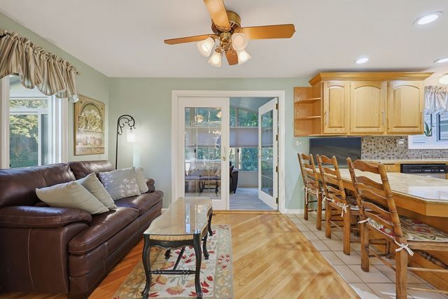 35 Union Sq 35, Randolph, MA 02368