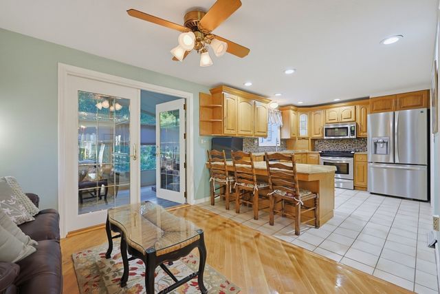 35 Union Sq 35, Randolph, MA 02368