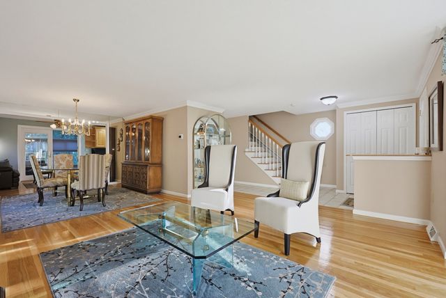 35 Union Sq 35, Randolph, MA 02368