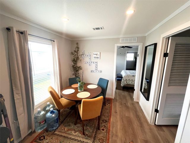 158 Mooney Road, Pearland, TX 77581