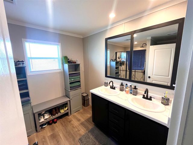 158 Mooney Road, Pearland, TX 77581