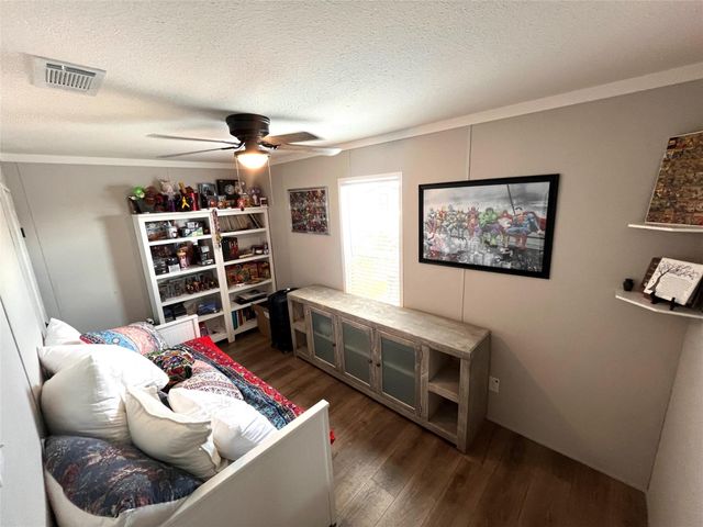 158 Mooney Road, Pearland, TX 77581