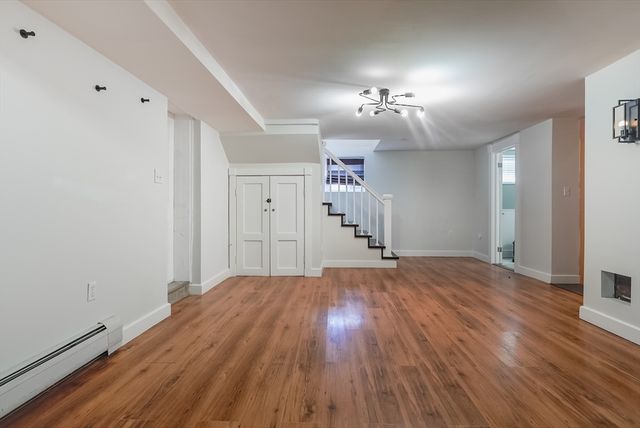 58 Oaklawn St, New Bedford, MA 02744