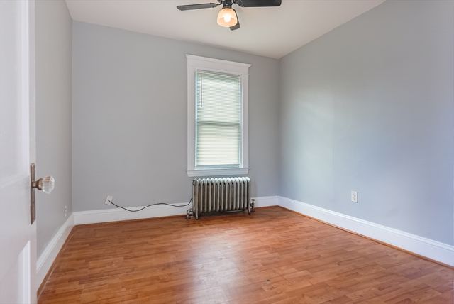 58 Oaklawn St, New Bedford, MA 02744