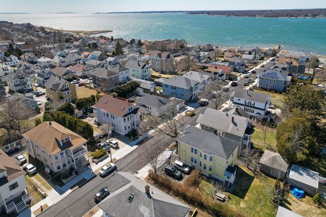 58 Oaklawn St, New Bedford, MA 02744