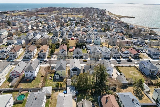 58 Oaklawn St, New Bedford, MA 02744