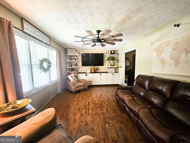 3198 Laura Way, Winston, GA 30187