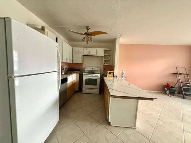 343 Chatham Q, West Palm Beach, FL 33417