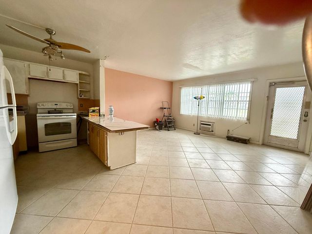 343 Chatham Q, West Palm Beach, FL 33417