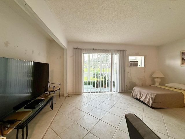 343 Chatham Q, West Palm Beach, FL 33417