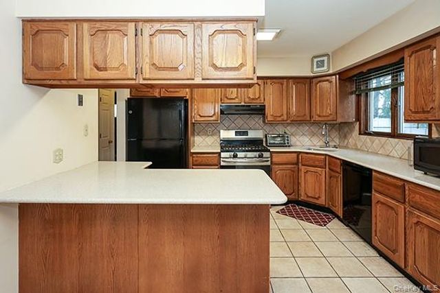 467 Von Elm Avenue, East Meadow, NY 11554